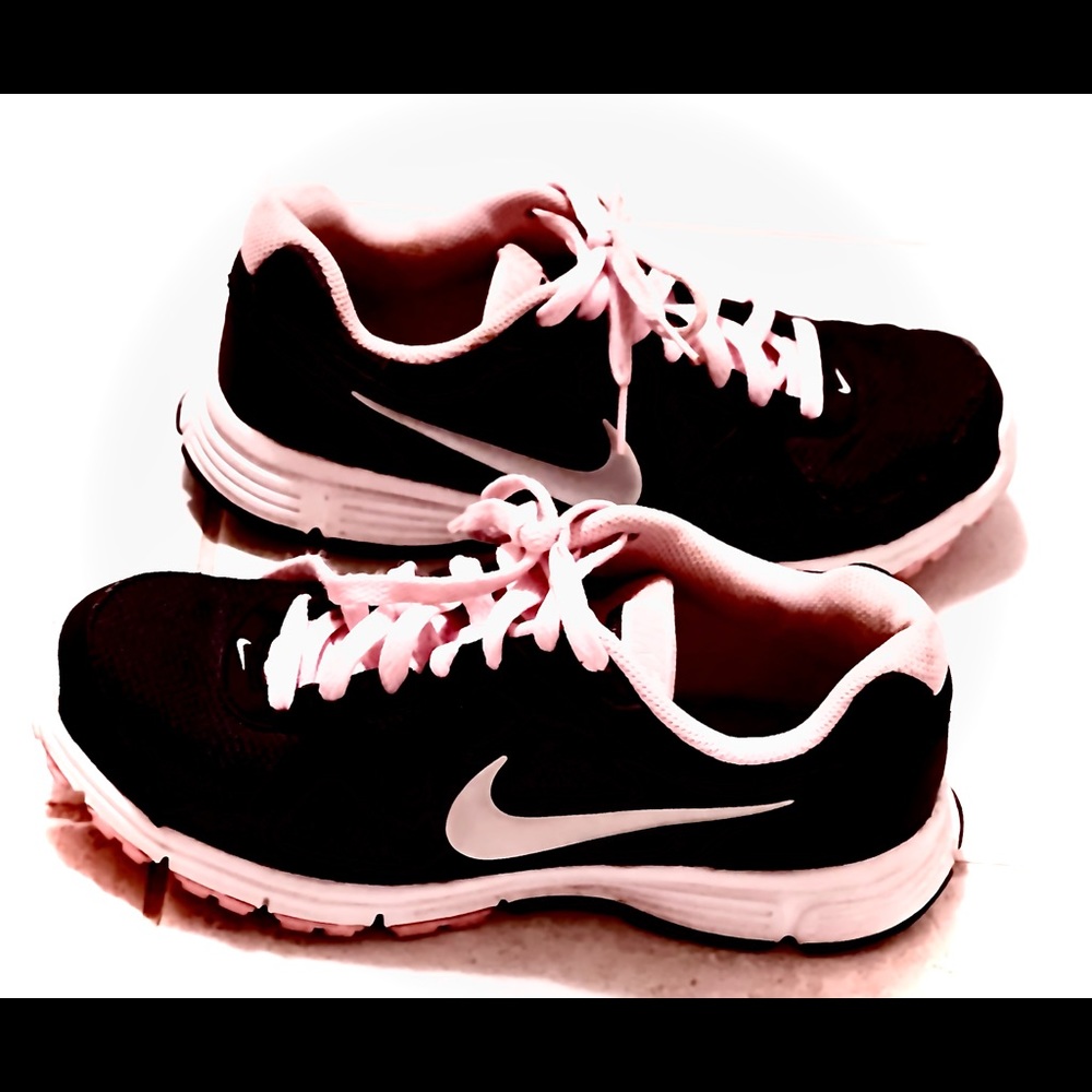 Nike women revolution sneakers